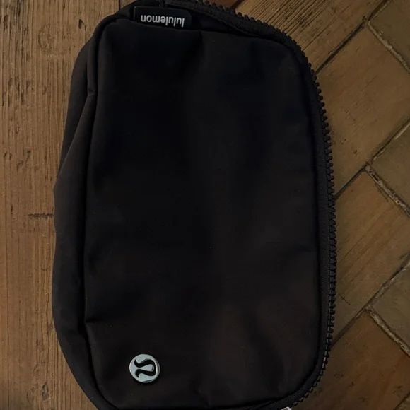 lululemon athletica Black Belt Bag - Picture 2 of 3